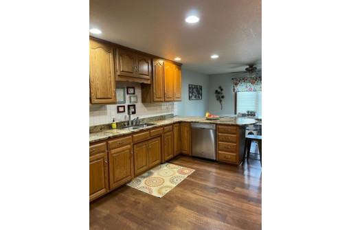 N4295 Oak Ln, Kaukauna, WI 54130