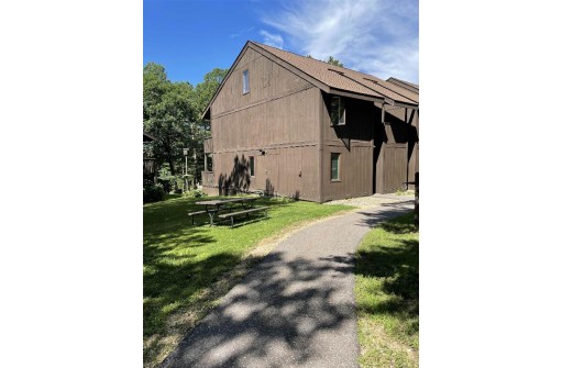 1 Elm Tr, Wisconsin Dells, WI 53965