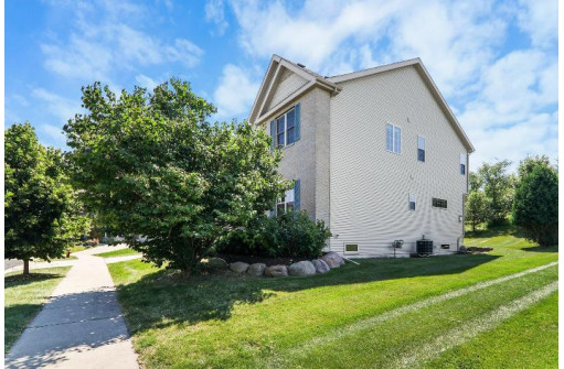 2625 Sweet Sparrow Pl, Sun Prairie, WI 53590