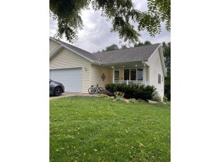 W7828 Maple Dr Onalaska, WI 54650