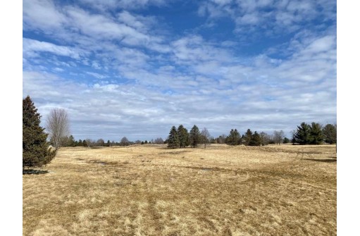 18 AC Golf Course Rd, Brodhead, WI 53520