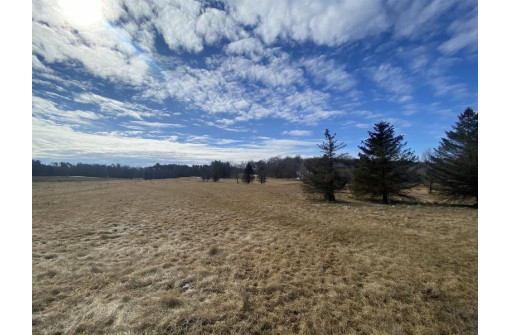 18 AC Golf Course Rd, Brodhead, WI 53520