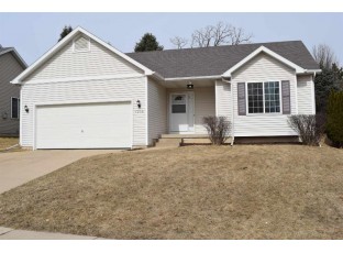 1206 Southridge Dr Madison, WI 53704-8575