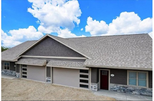 84 Sienna Hills Cir 12, Mount Horeb, WI 53572