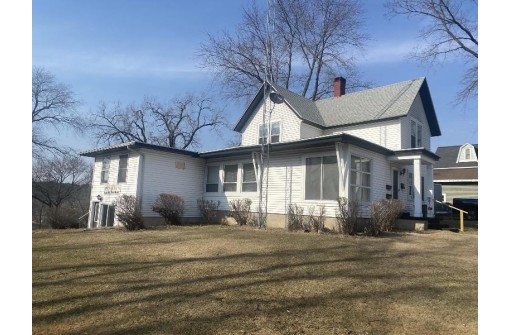 1025 Elm St, Wisconsin Dells, WI 53965