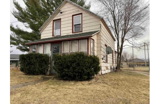 147 Honeyaire St, Lyndon Station, WI 53944