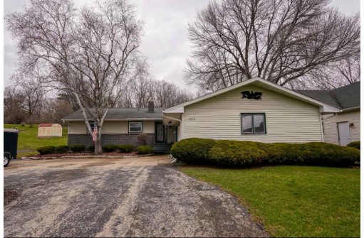 4606 Larson Beach Rd, McFarland, WI 53558