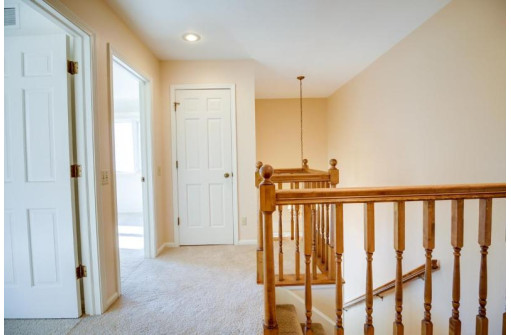 23 Mountain Ash Tr, Madison, WI 53717