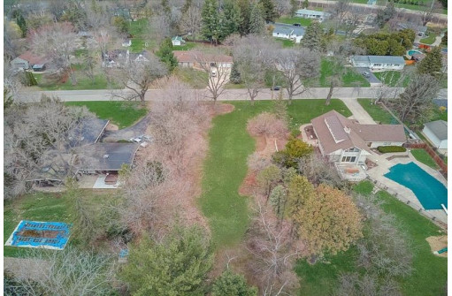 5123 Whitcomb Dr, Madison, WI 53711