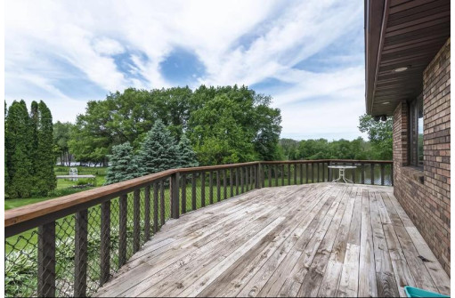 8279 N Stone Farm Rd, Edgerton, WI 53534