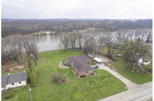 8279 N Stone Farm Rd, Edgerton, WI 53534