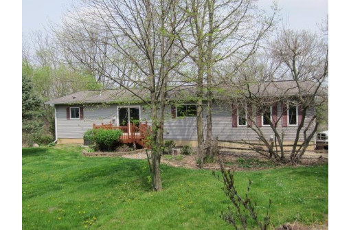 W1081 King Rd, Brooklyn, WI 53521