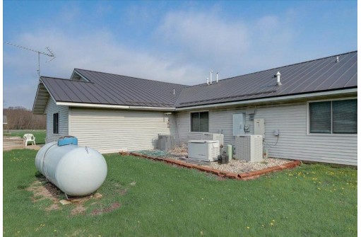 113 Industrial Dr, Pardeeville, WI 53954