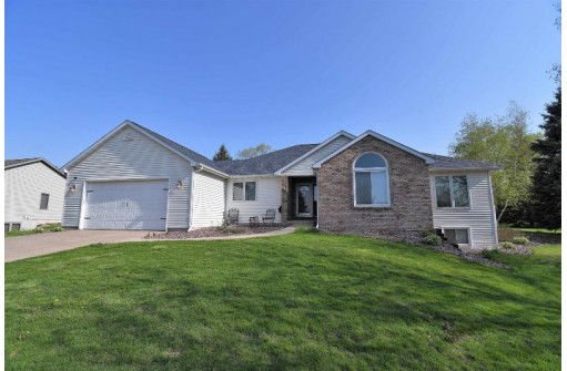 6763 Valiant Dr, Windsor, WI 53598