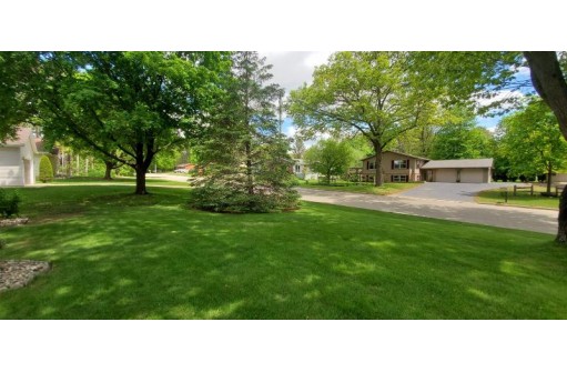 43 Pine Dr, Montello, WI 53949