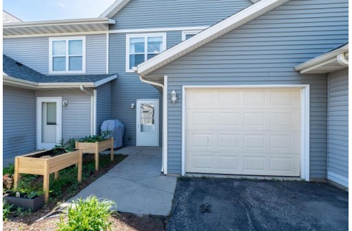 248 S Musket Ridge Dr 2, Sun Prairie, WI 53590