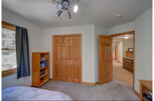 W5602 Spring Valley Rd, New Glarus, WI 53574