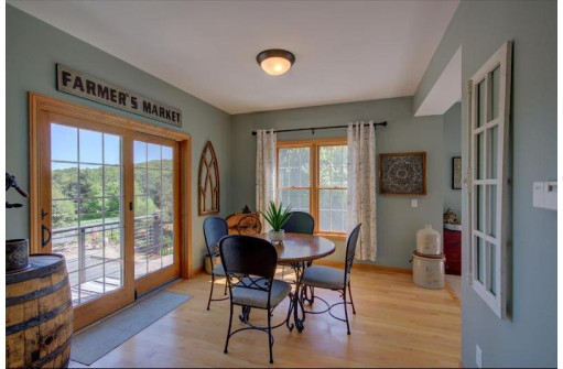 W5602 Spring Valley Rd, New Glarus, WI 53574