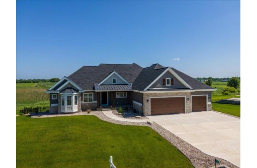 6768 Morning Dew Ln, Sun Prairie, WI 53590