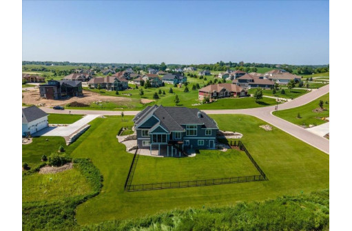 6768 Morning Dew Ln, Sun Prairie, WI 53590