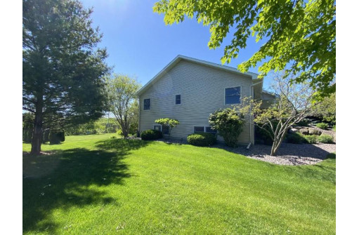 503 Uplands Dr, Dodgeville, WI 53533