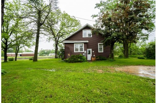 202 Taylor Rd, New Lisbon, WI 53950