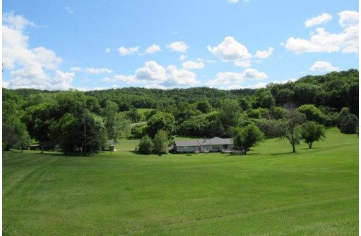 23412 Mcdougal Ln, Richland Center, WI 53581