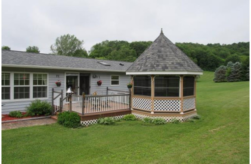 23412 Mcdougal Ln, Richland Center, WI 53581