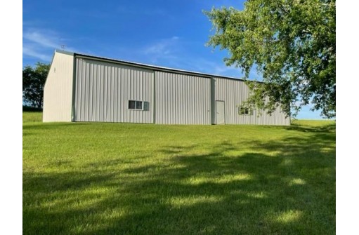 11412 Owego Rd, Argyle, WI 53504