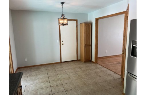 1458 Winnebago Cir, Baraboo, WI 53913