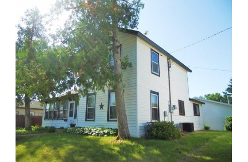 409 W Bridge St, New Lisbon, WI 53950-1105