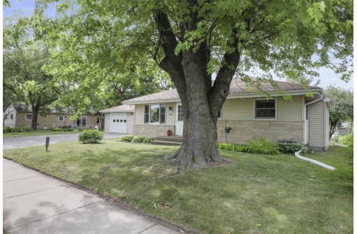 4325 Milwaukee St, Madison, WI 53714