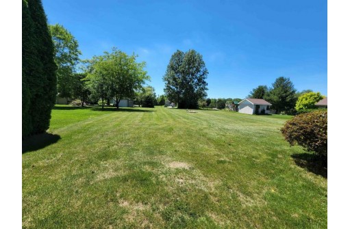 11529 N Bayview Dr, Edgerton, WI 53534