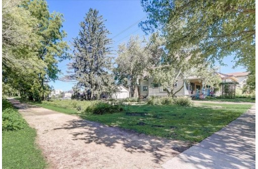 108 S 4th St, Mount Horeb, WI 53572