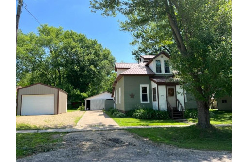 405 Madison St, La Valle, WI 53941