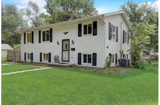 625 Christianson Ave, Madison, WI 53714-1438