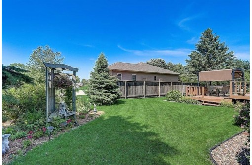 601 Santa Maria Dr, Arlington, WI 53911