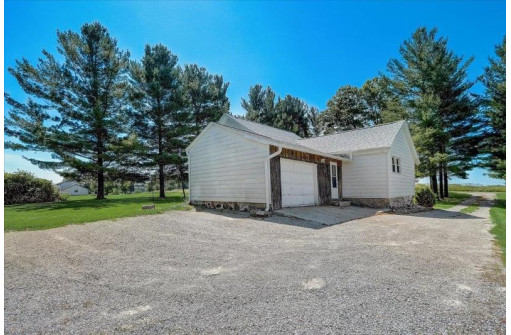 W5608 French Rd, Johnson Creek, WI 53038