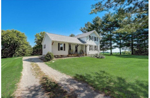 W5608 French Rd, Johnson Creek, WI 53038