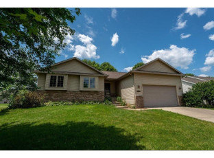 425 Whitetail Way Deerfield, WI 53531