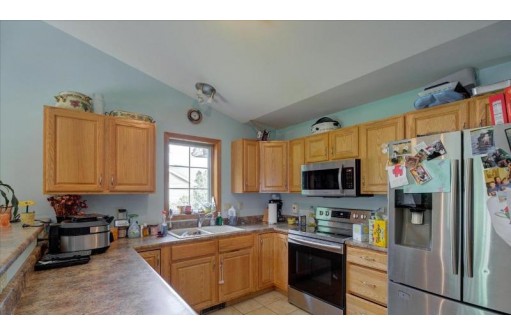 425 Whitetail Way, Deerfield, WI 53531