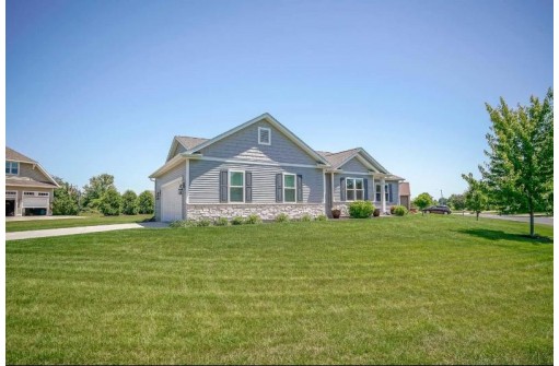 609 Green Ridge Cir, Watertown, WI 53094