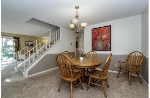 31 Red Maple Tr, Madison, WI 53717