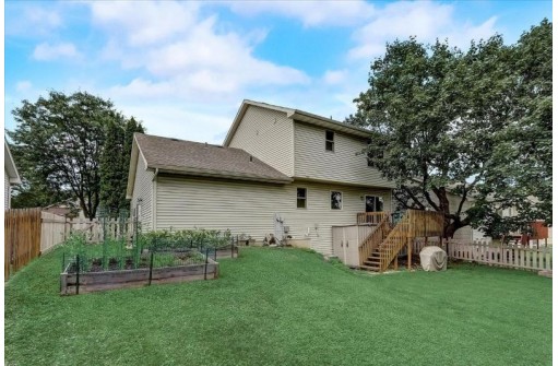 5633 Sandpiper Ln, Madison, WI 53716