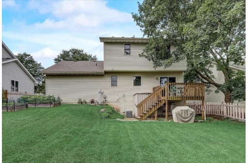 5633 Sandpiper Ln, Madison, WI 53716