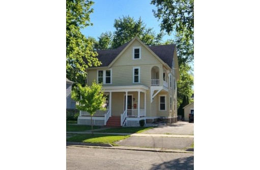 200 Johnson St, Stoughton, WI 53589