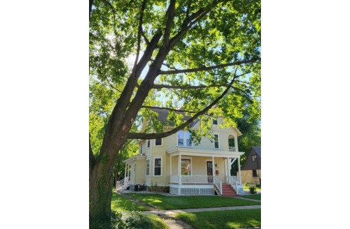 200 Johnson St, Stoughton, WI 53589