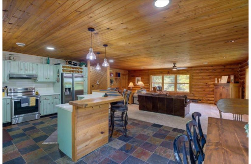 6382 Old Settlers Rd, Mazomanie, WI 53560