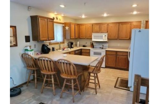 4437 W Rotamer Rd, Janesville, WI 53546