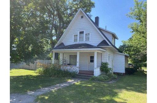 303 E Nebraska St, Muscoda, WI 53573